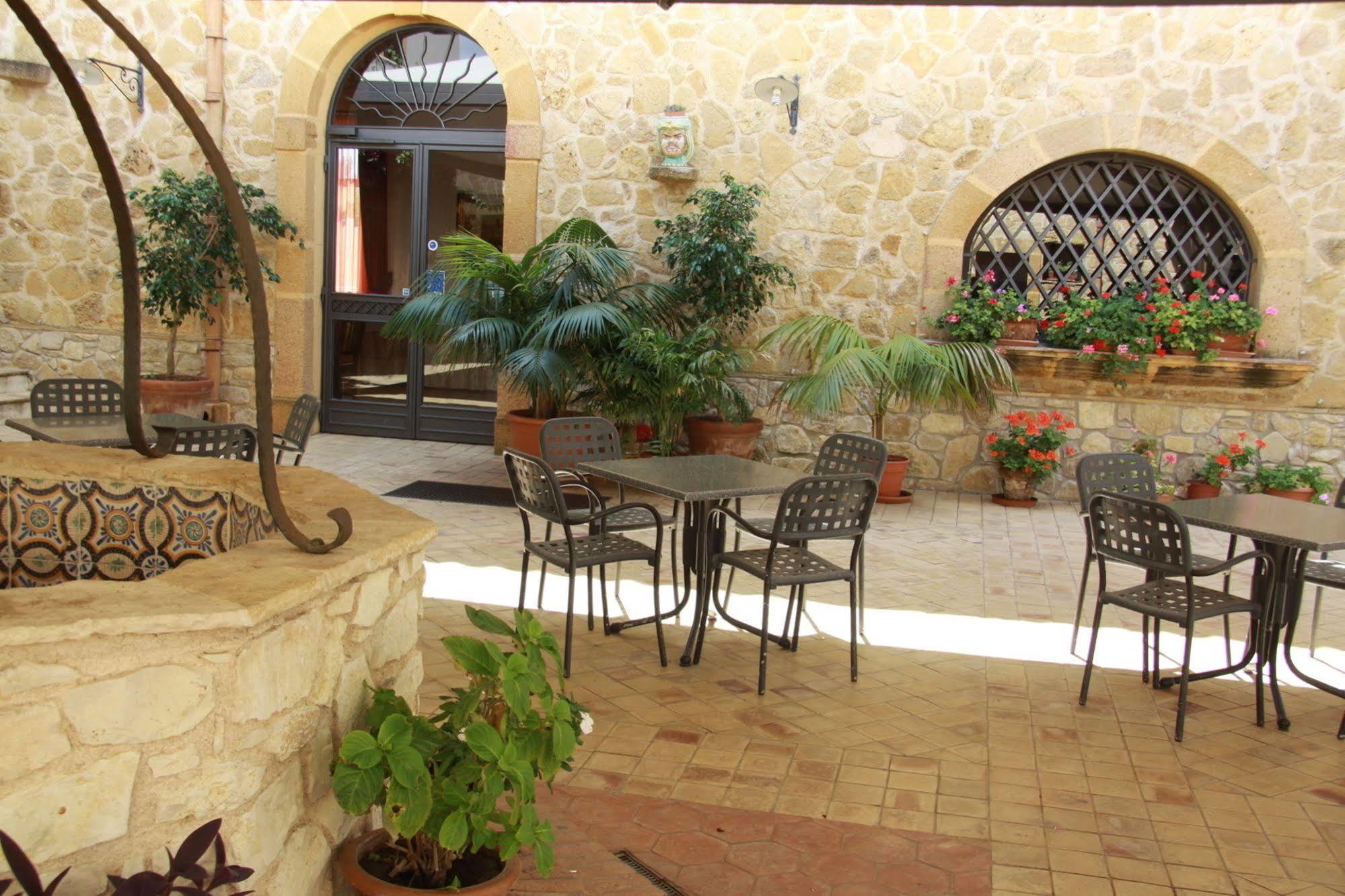 Don Giovanni Hotel